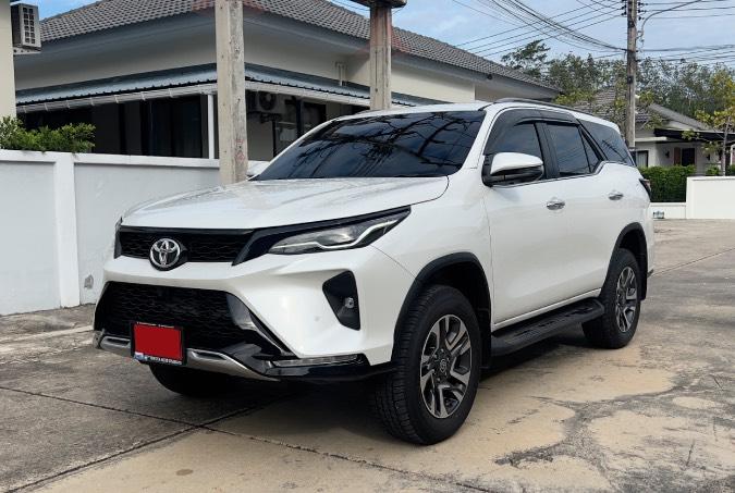 Toyota Fortuner Leader
